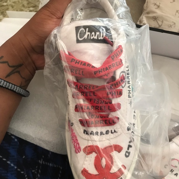 Chanel X Pharrell - Picture 3 of 4